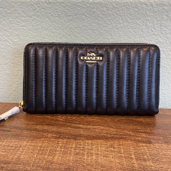 Coach Handbags - 🚀SOLD🧨NWT Coach Accordion Zip Wallet W/ Linear Quilting